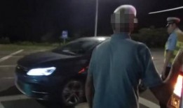 《外出》手机在线观看,跟随主人公踏上心灵之旅