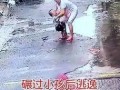 娃娃骑车爆料视频,揭秘骑行背后的精彩瞬间