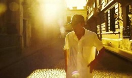 春光乍泄在线观看,一场跨越时空的视觉盛宴