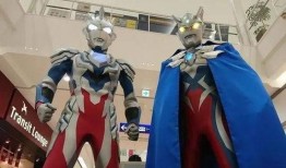 网友爆料奥特曼雨伞视频,萌趣造型引网友热议