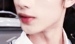 爆料丁程鑫眼神视频在线观看,深情演绎，引人入胜